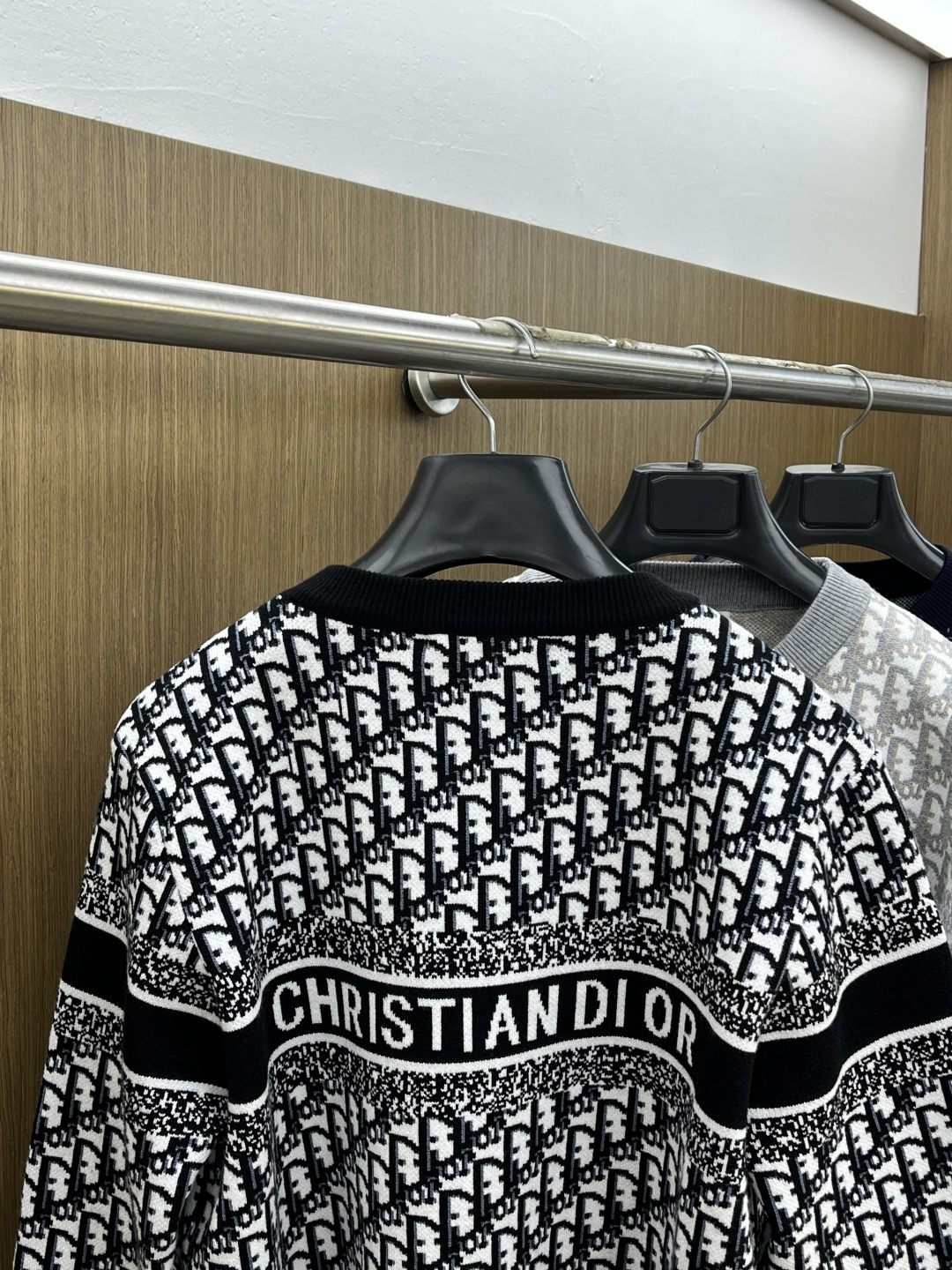 秋冬爆品 CD 🔥🔥aw秋冬新款 同步 时尚经典针织毛衣 秋冬必备款 采用针织衫加厚毛衣，精致简洁大方 