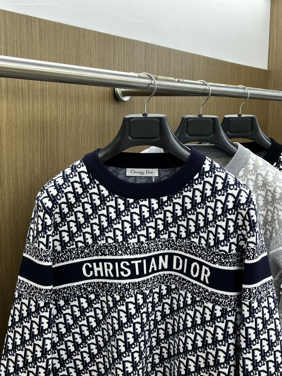 秋冬爆品 CD 🔥🔥aw秋冬新款 同步 时尚经典针织毛衣 秋冬必备款 采用针织衫加厚毛衣，精致简洁大方 