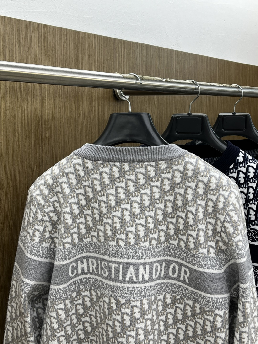 秋冬爆品 CD 🔥🔥aw秋冬新款 同步 时尚经典针织毛衣 秋冬必备款 采用针织衫加厚毛衣，精致简洁大方 