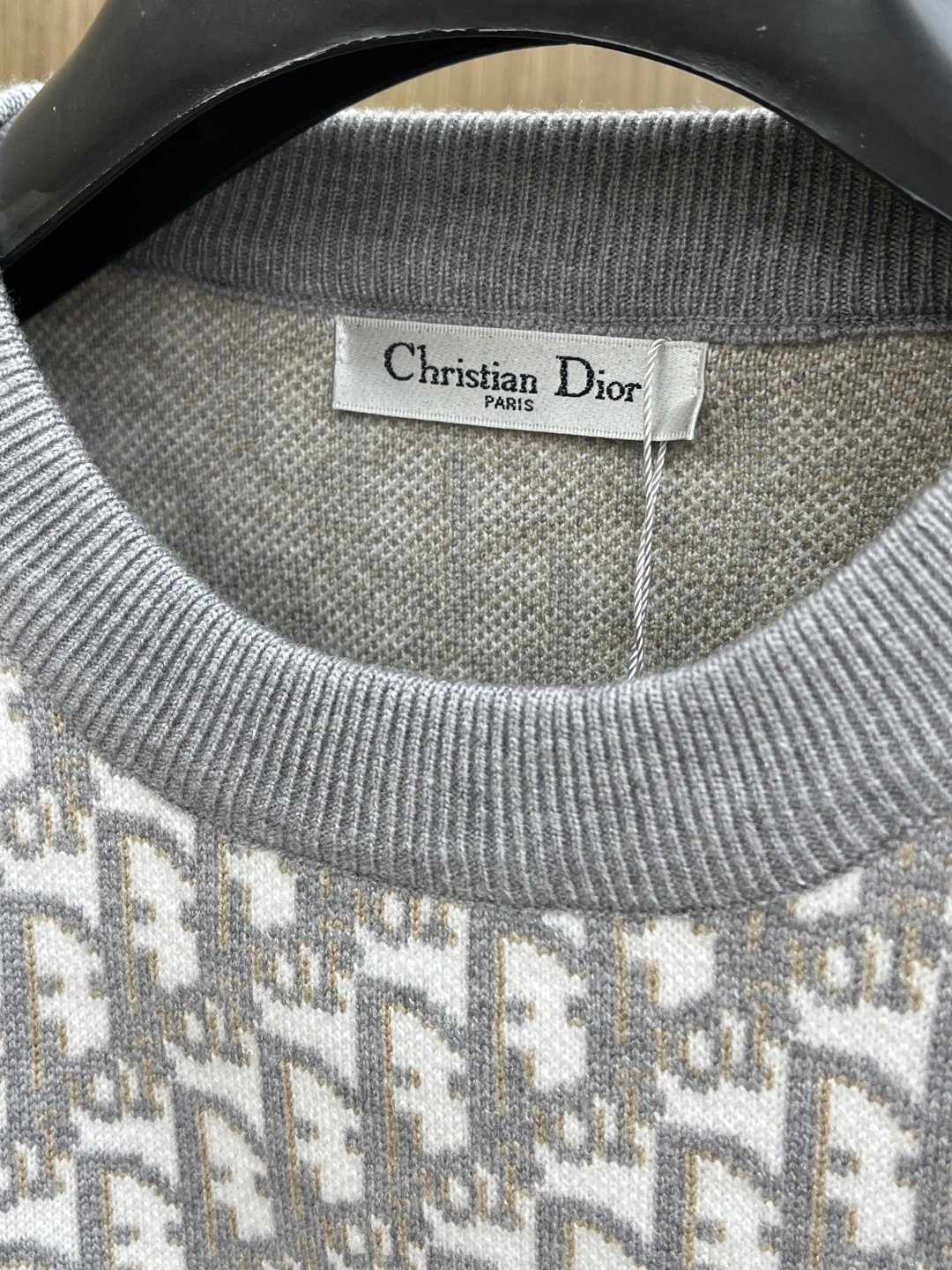 秋冬爆品 CD 🔥🔥aw秋冬新款 同步 时尚经典针织毛衣 秋冬必备款 采用针织衫加厚毛衣，精致简洁大方 