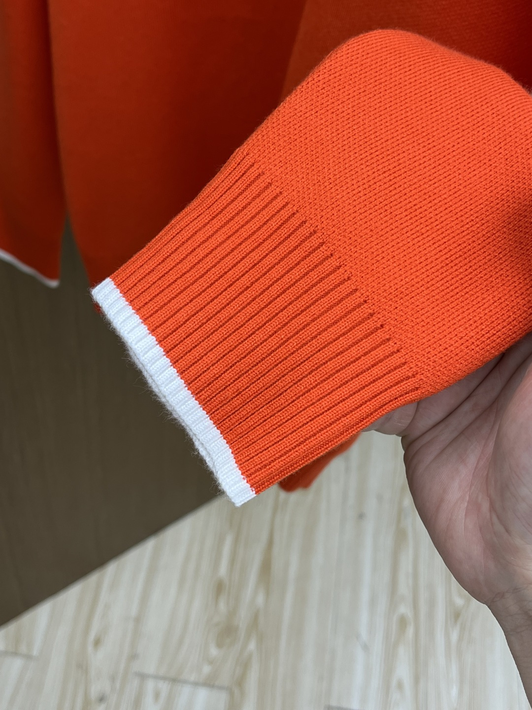 秋冬爆品 Her 🔥🔥aw秋冬新款 同步 时尚经典针织毛衣 秋冬必备款 采用针织衫加厚毛衣，精致简洁大方