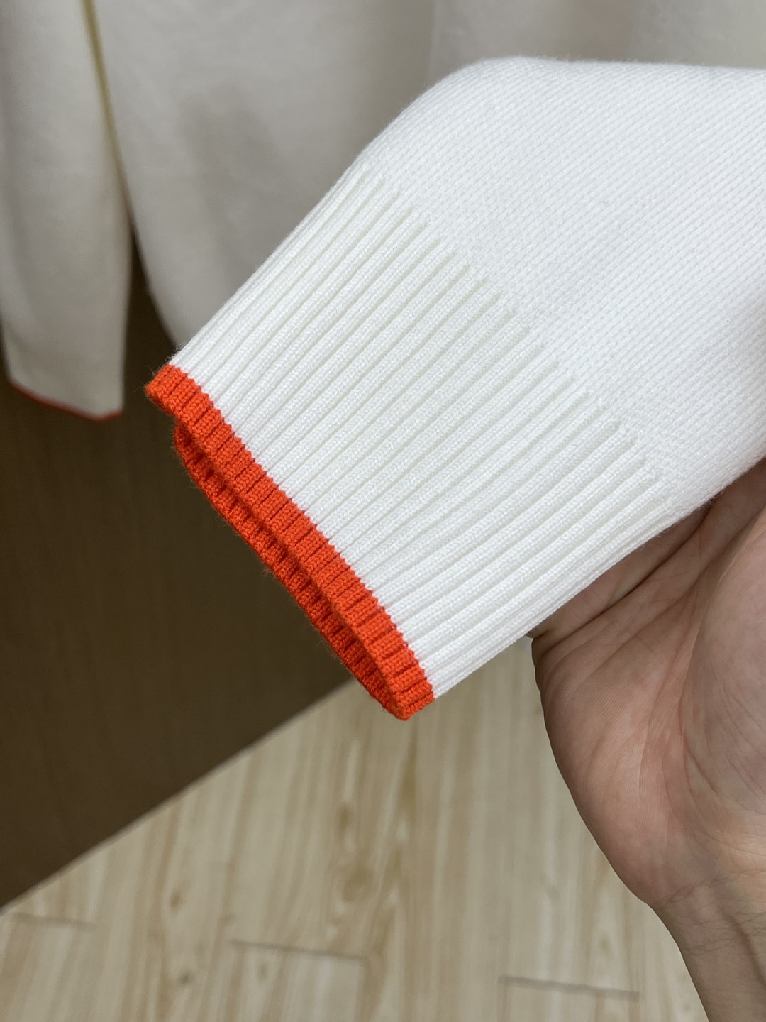 秋冬爆品 Her 🔥🔥aw秋冬新款 同步 时尚经典针织毛衣 秋冬必备款 采用针织衫加厚毛衣，精致简洁大方