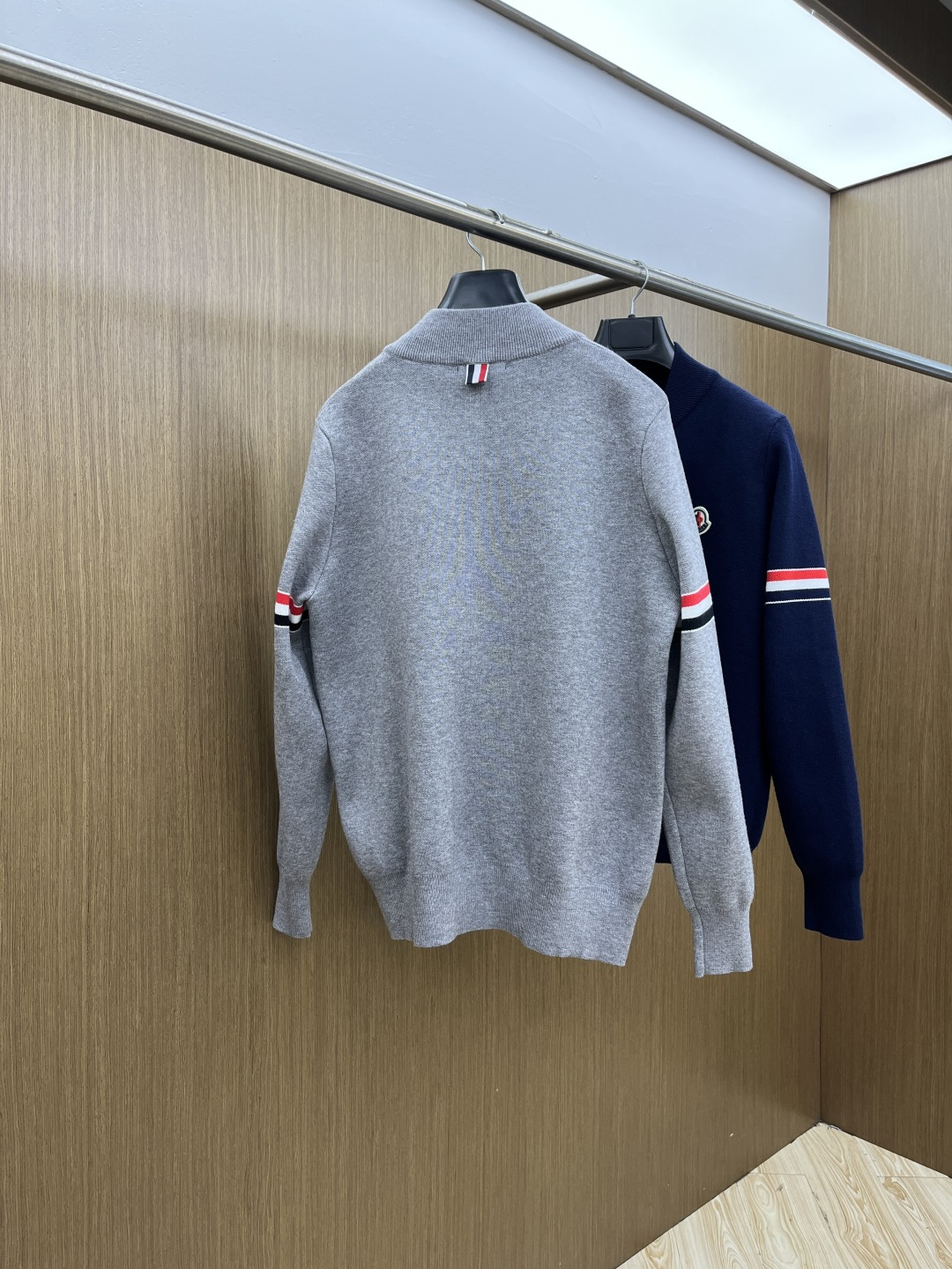 秋冬爆品 TB 🔥🔥aw秋冬新款 同步 时尚经典针织开衫毛衣 秋冬必备款 采用针织衫加厚毛衣，精致简洁大