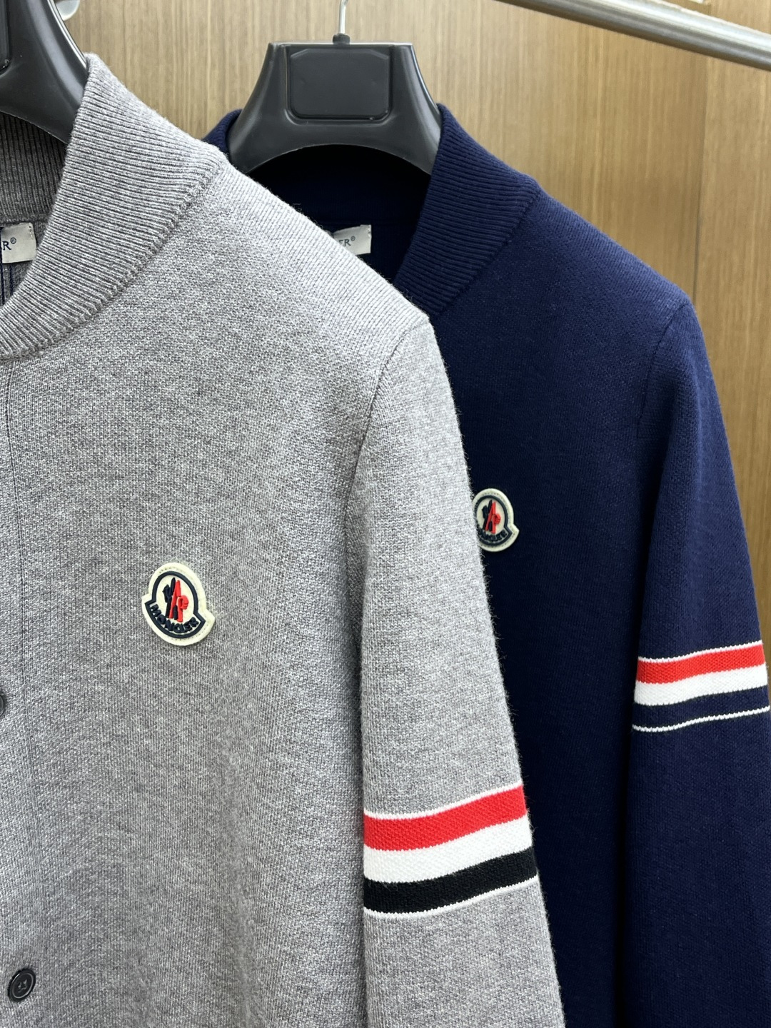 秋冬爆品 TB 🔥🔥aw秋冬新款 同步 时尚经典针织开衫毛衣 秋冬必备款 采用针织衫加厚毛衣，精致简洁大