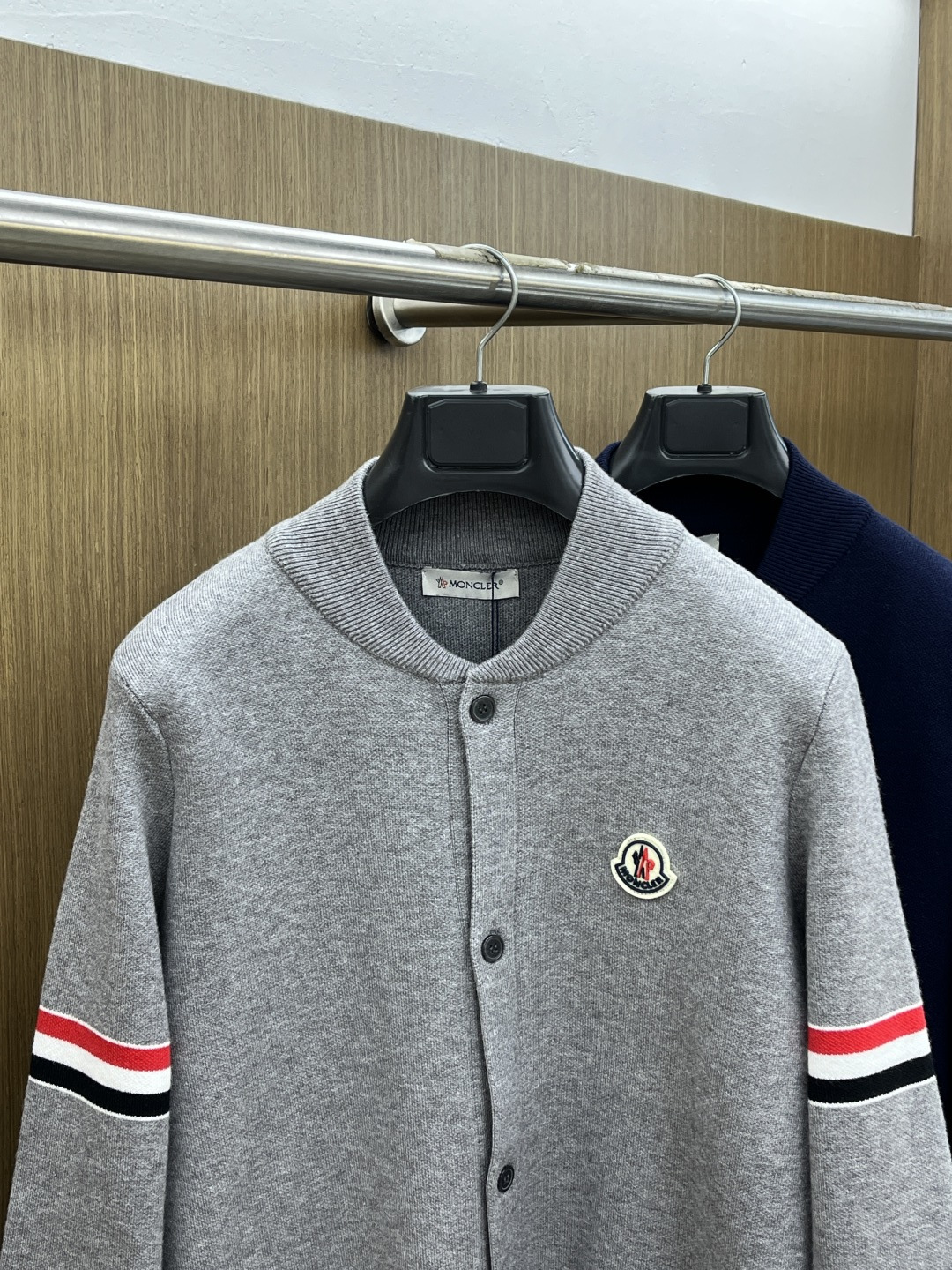 秋冬爆品 TB 🔥🔥aw秋冬新款 同步 时尚经典针织开衫毛衣 秋冬必备款 采用针织衫加厚毛衣，精致简洁大