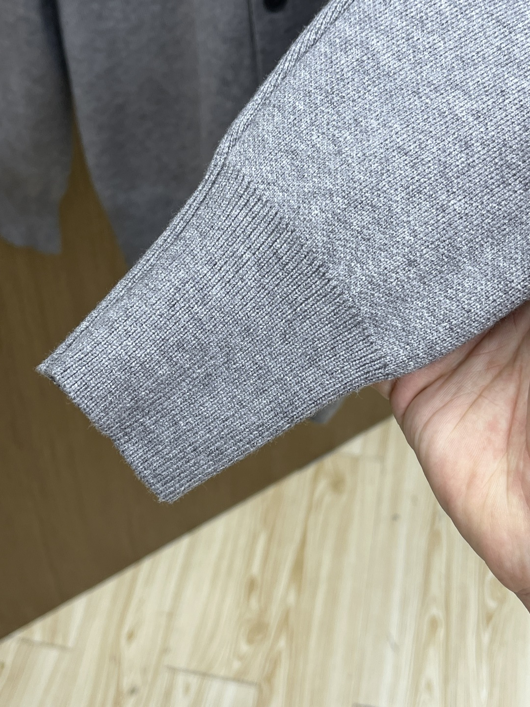 秋冬爆品 TB 🔥🔥aw秋冬新款 同步 时尚经典针织开衫毛衣 秋冬必备款 采用针织衫加厚毛衣，精致简洁大