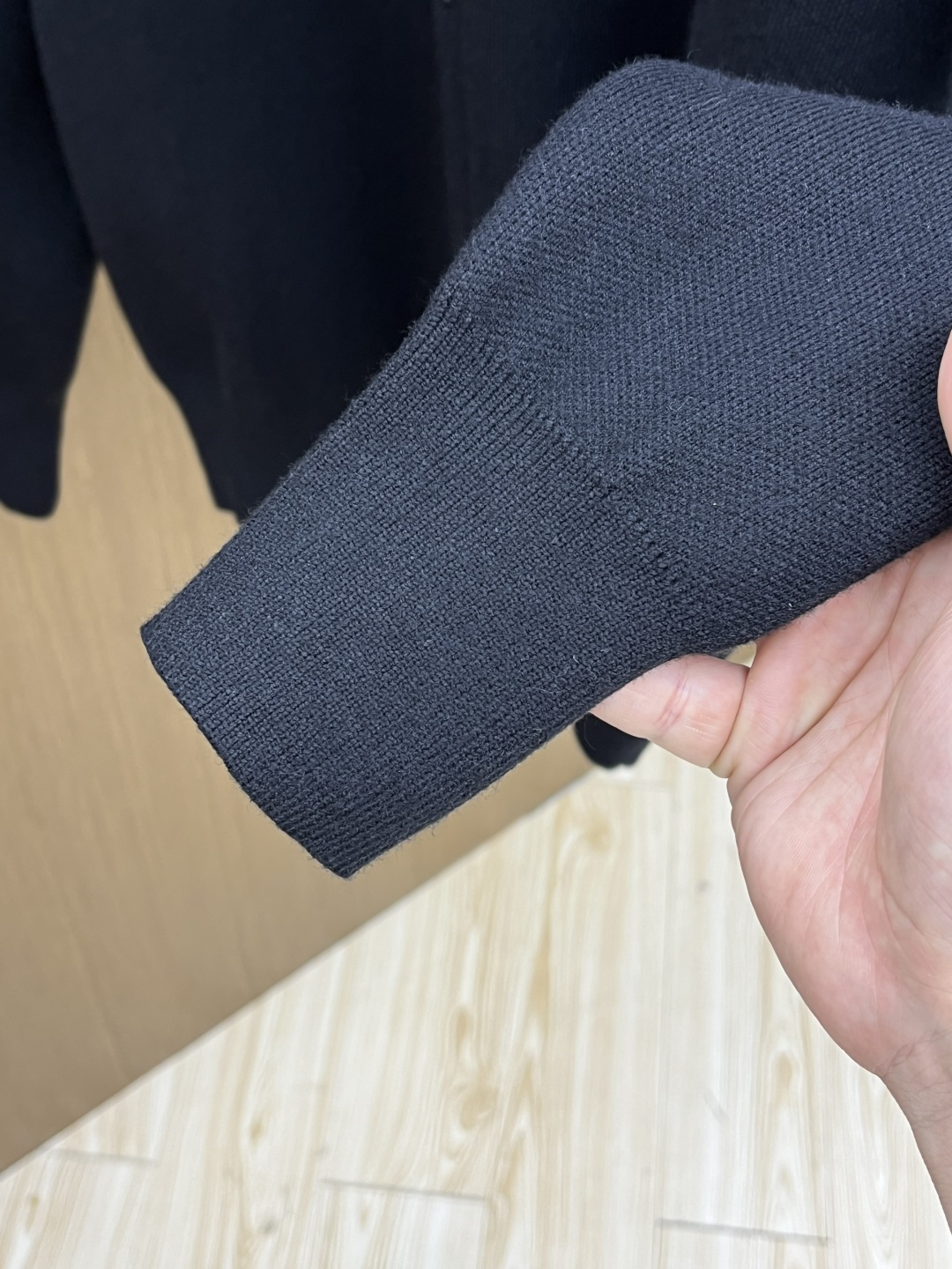 秋冬爆品 TB 🔥🔥aw秋冬新款 同步 时尚经典针织开衫毛衣 秋冬必备款 采用针织衫加厚毛衣，精致简洁大