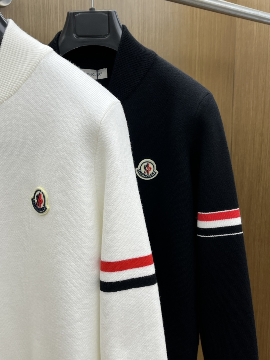 秋冬爆品 TB 🔥🔥aw秋冬新款 同步 时尚经典针织开衫毛衣 秋冬必备款 采用针织衫加厚毛衣，精致简洁大