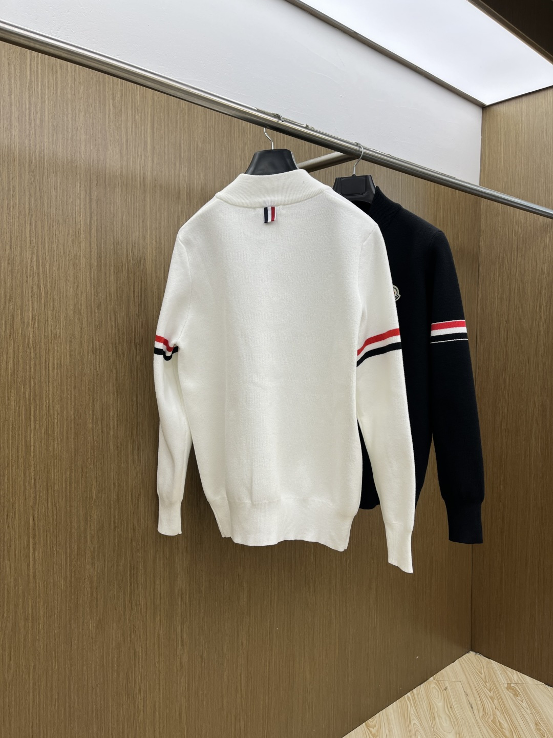 秋冬爆品 TB 🔥🔥aw秋冬新款 同步 时尚经典针织开衫毛衣 秋冬必备款 采用针织衫加厚毛衣，精致简洁大