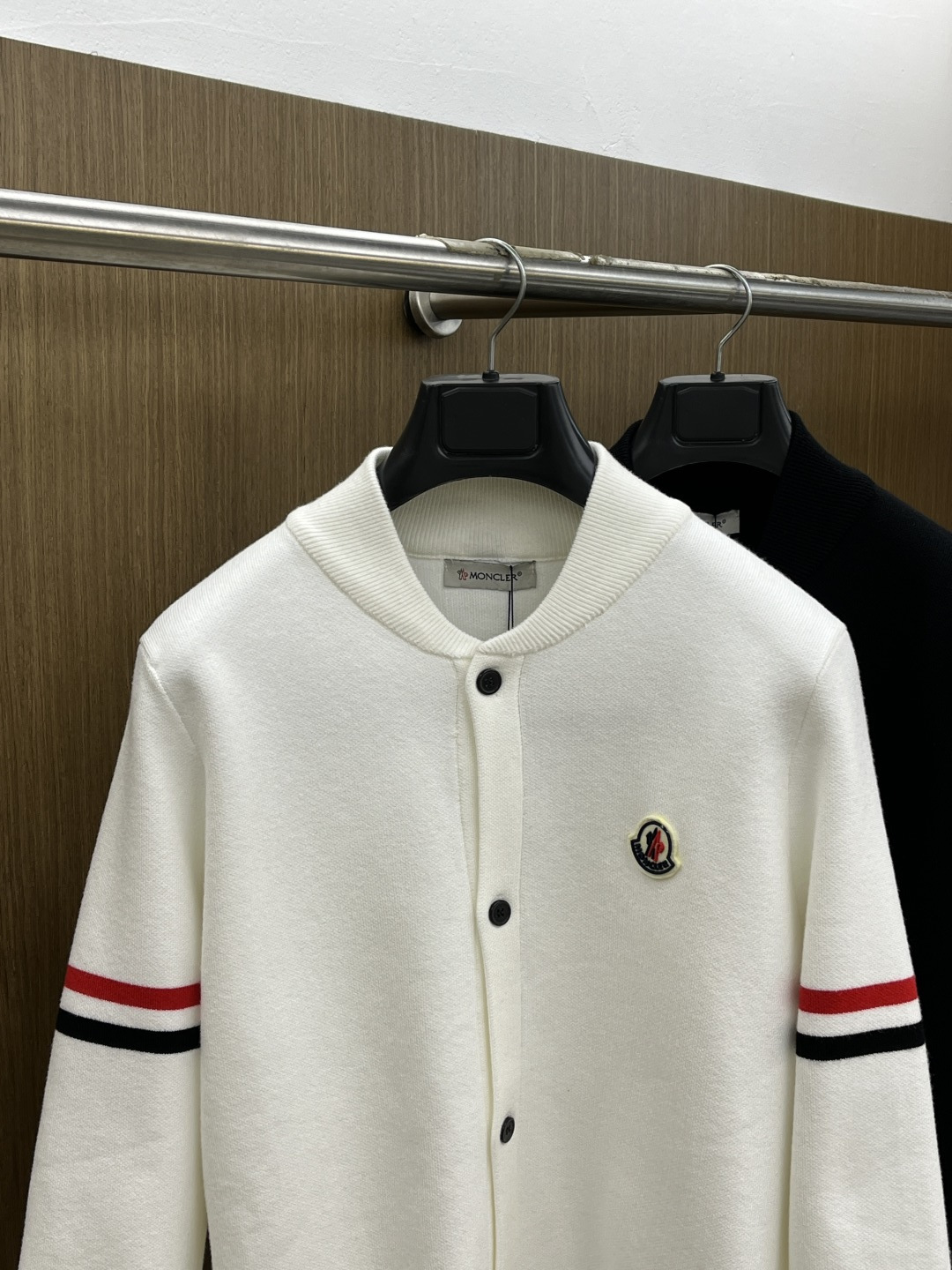 秋冬爆品 TB 🔥🔥aw秋冬新款 同步 时尚经典针织开衫毛衣 秋冬必备款 采用针织衫加厚毛衣，精致简洁大