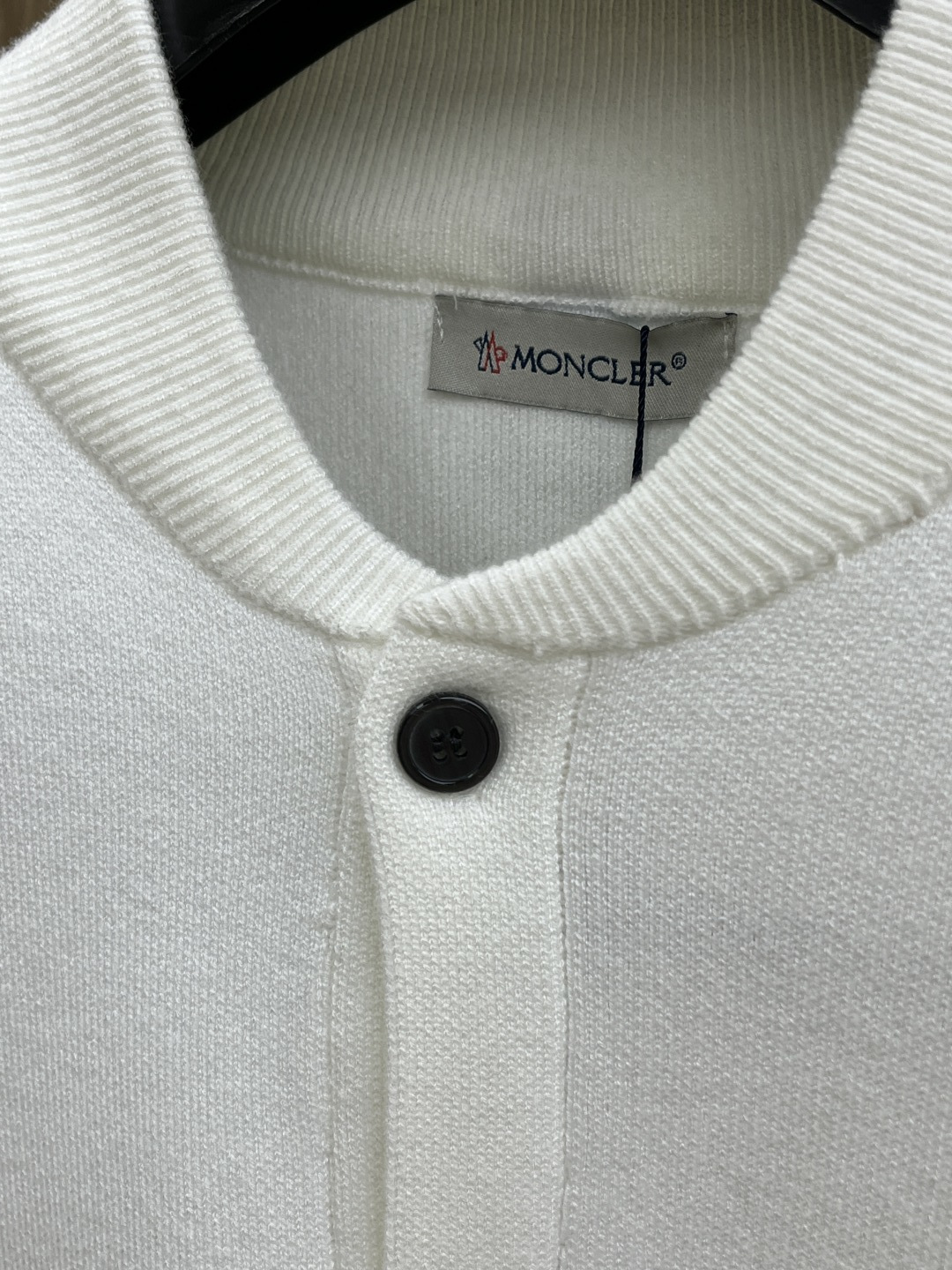 秋冬爆品 TB 🔥🔥aw秋冬新款 同步 时尚经典针织开衫毛衣 秋冬必备款 采用针织衫加厚毛衣，精致简洁大