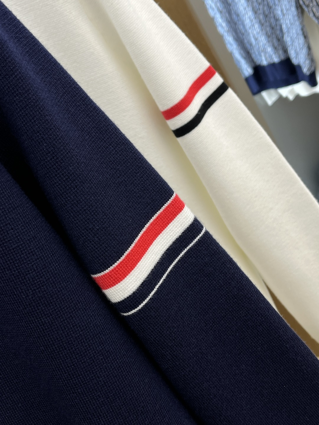 秋冬爆品 TB 🔥🔥aw秋冬新款 同步 时尚经典针织开衫毛衣 秋冬必备款 采用针织衫加厚毛衣，精致简洁大