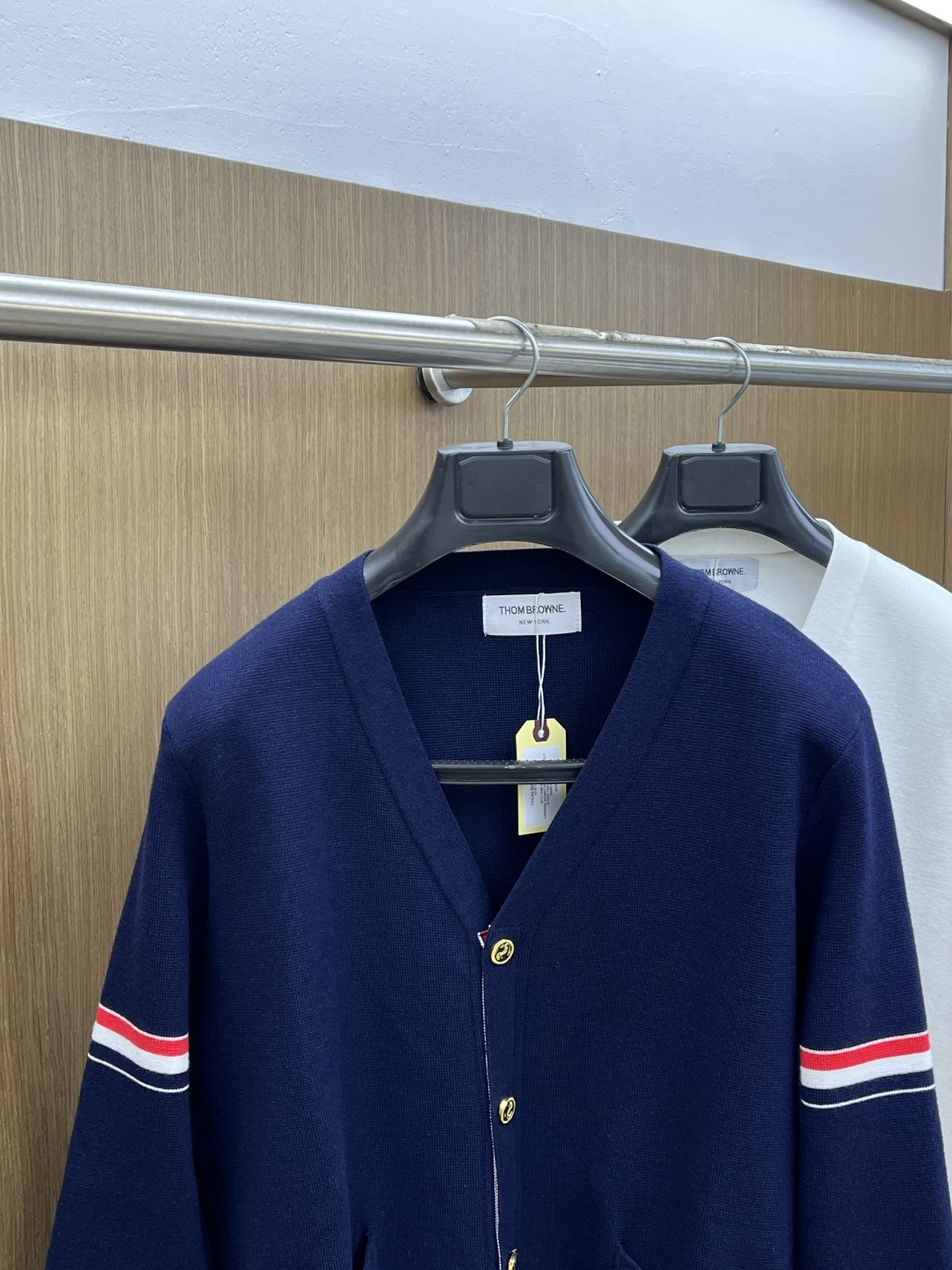 秋冬爆品 TB 🔥🔥aw秋冬新款 同步 时尚经典针织开衫毛衣 秋冬必备款 采用针织衫加厚毛衣，精致简洁大