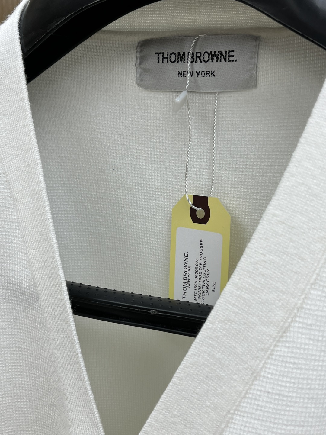 秋冬爆品 TB 🔥🔥aw秋冬新款 同步 时尚经典针织开衫毛衣 秋冬必备款 采用针织衫加厚毛衣，精致简洁大