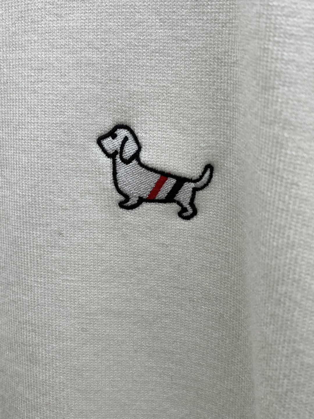 秋冬爆品 TB 🔥🔥aw秋冬新款 同步 时尚经典针织毛衣 秋冬必备款 采用针织衫加厚毛衣，精致简洁大方 