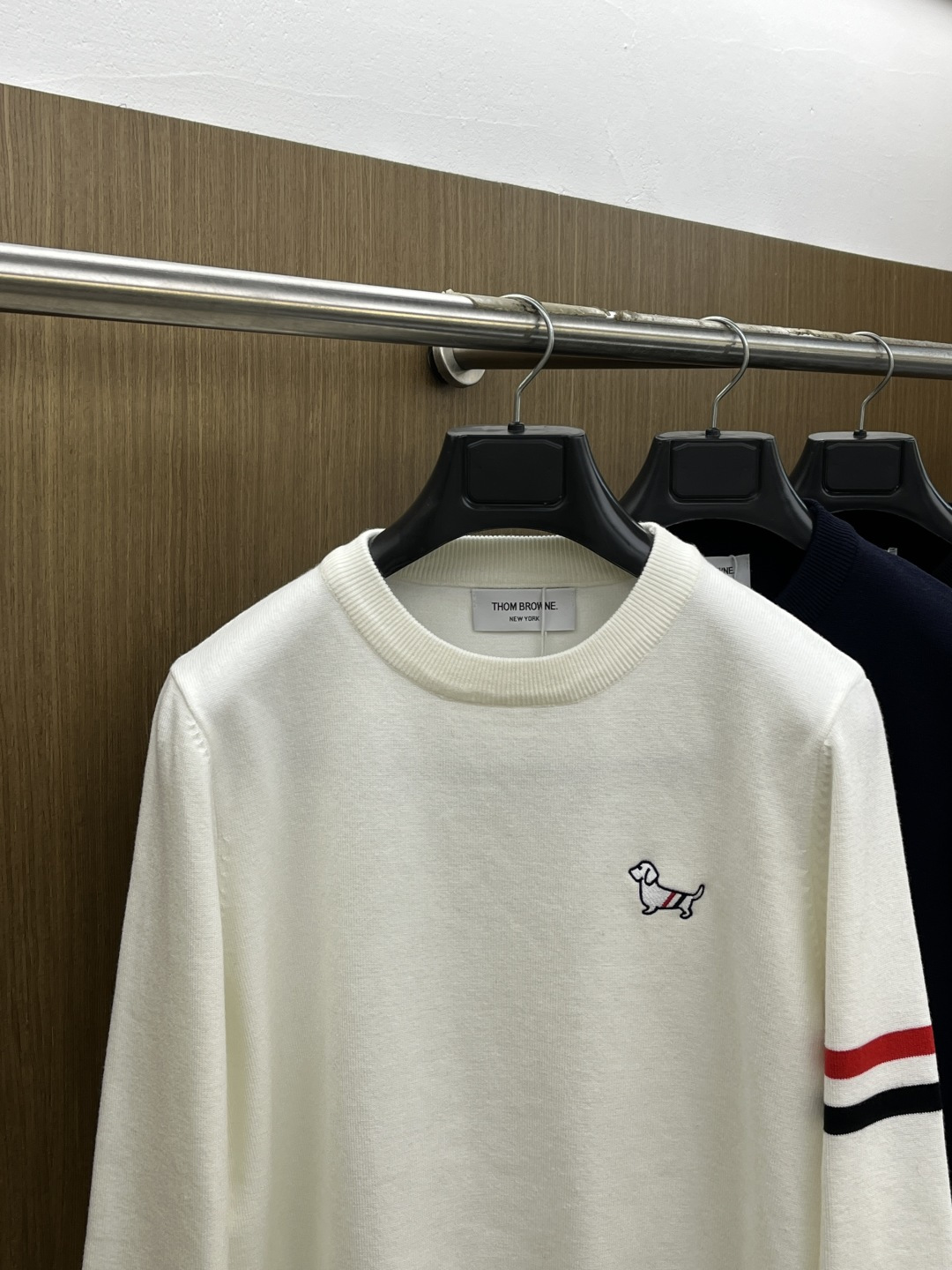 秋冬爆品 TB 🔥🔥aw秋冬新款 同步 时尚经典针织毛衣 秋冬必备款 采用针织衫加厚毛衣，精致简洁大方 