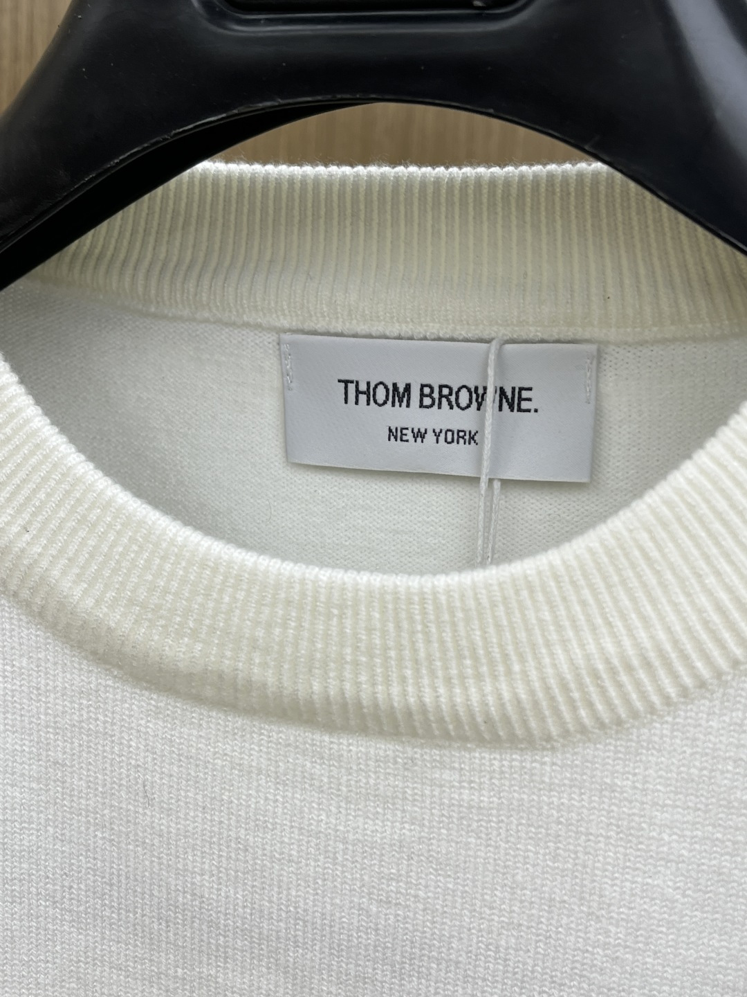 秋冬爆品 TB 🔥🔥aw秋冬新款 同步 时尚经典针织毛衣 秋冬必备款 采用针织衫加厚毛衣，精致简洁大方 