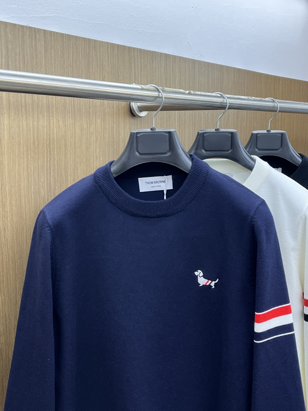 秋冬爆品 TB 🔥🔥aw秋冬新款 同步 时尚经典针织毛衣 秋冬必备款 采用针织衫加厚毛衣，精致简洁大方 