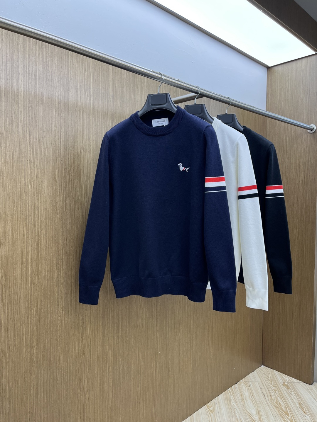 秋冬爆品 TB 🔥🔥aw秋冬新款 同步 时尚经典针织毛衣 秋冬必备款 采用针织衫加厚毛衣，精致简洁大方 