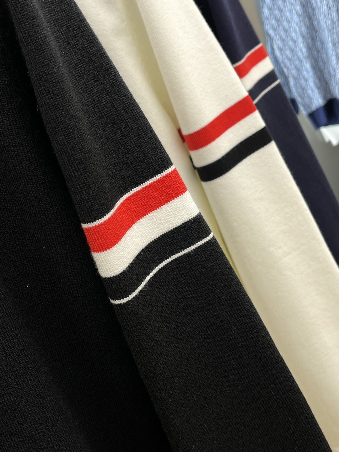 秋冬爆品 TB 🔥🔥aw秋冬新款 同步 时尚经典针织毛衣 秋冬必备款 采用针织衫加厚毛衣，精致简洁大方 