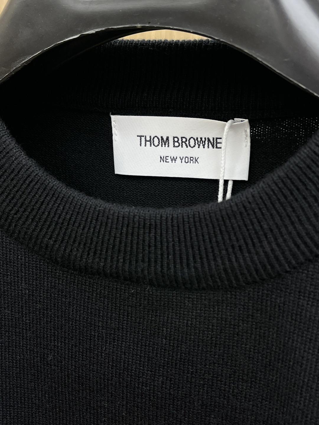 秋冬爆品 TB 🔥🔥aw秋冬新款 同步 时尚经典针织毛衣 秋冬必备款 采用针织衫加厚毛衣，精致简洁大方 