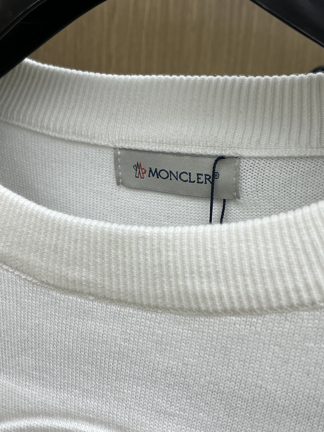 秋冬爆品 Mon 🔥🔥aw秋冬新款 同步 时尚经典针织毛衣 秋冬必备款 采用针织衫加厚毛衣，精致简洁大方