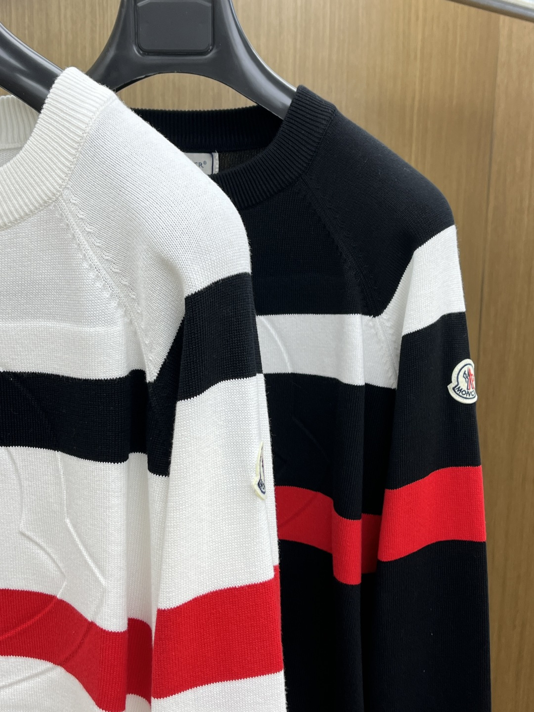 秋冬爆品 Mon 🔥🔥aw秋冬新款 同步 时尚经典针织毛衣 秋冬必备款 采用针织衫加厚毛衣，精致简洁大方