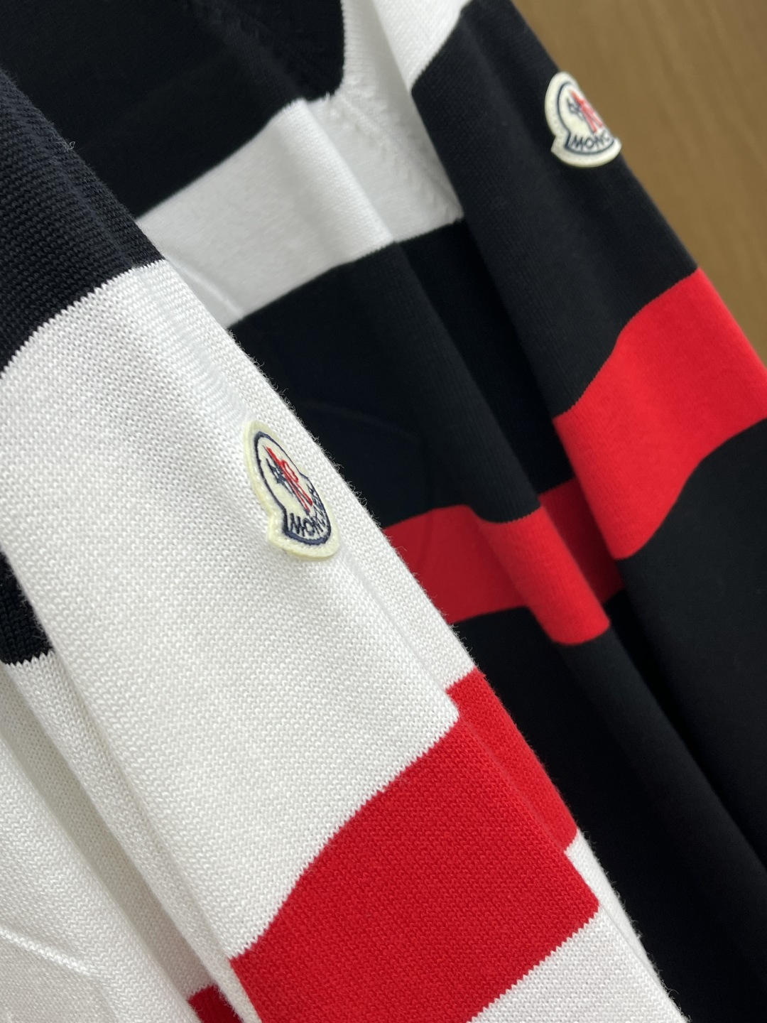 秋冬爆品 Mon 🔥🔥aw秋冬新款 同步 时尚经典针织毛衣 秋冬必备款 采用针织衫加厚毛衣，精致简洁大方