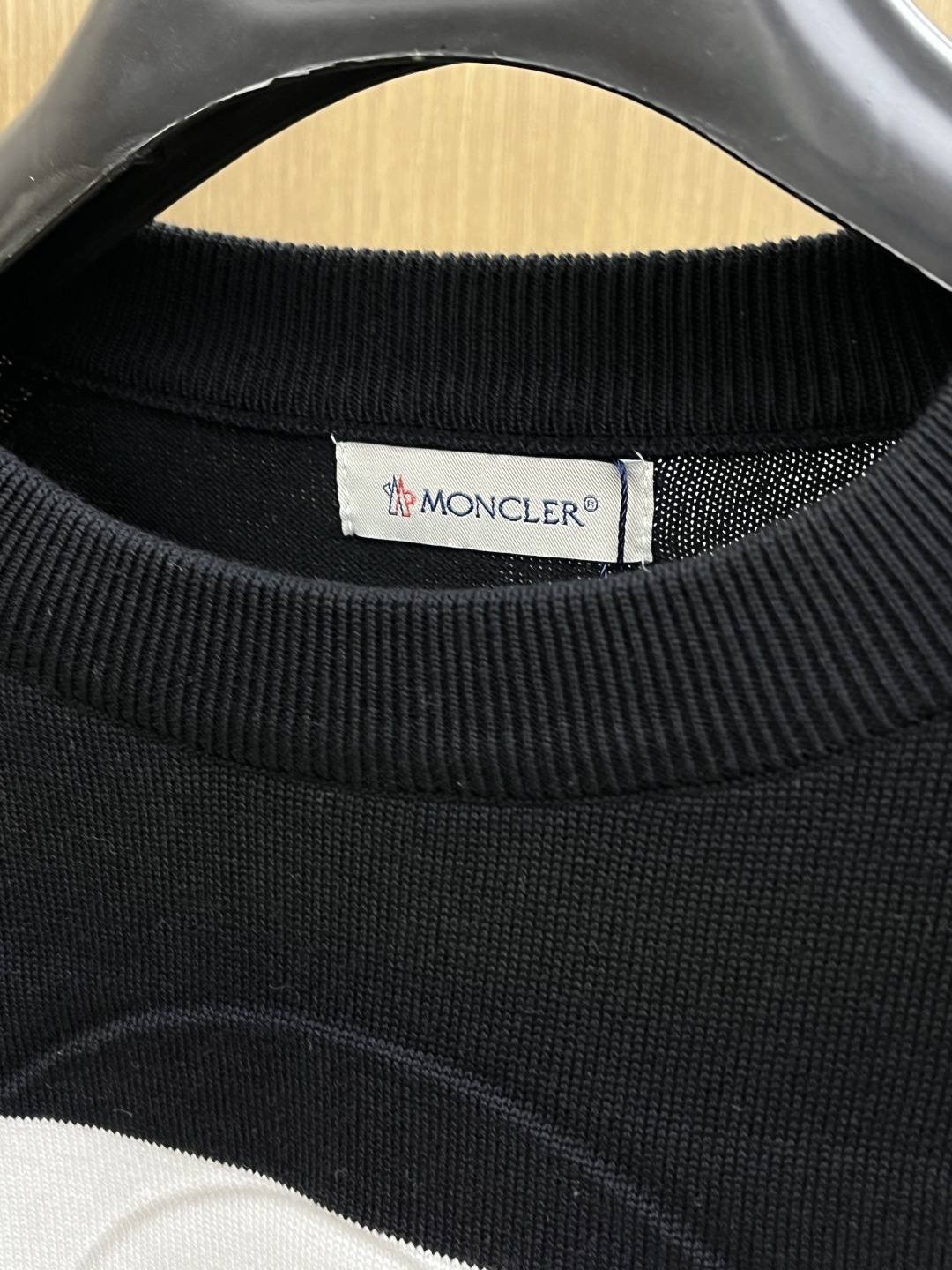 秋冬爆品 Mon 🔥🔥aw秋冬新款 同步 时尚经典针织毛衣 秋冬必备款 采用针织衫加厚毛衣，精致简洁大方