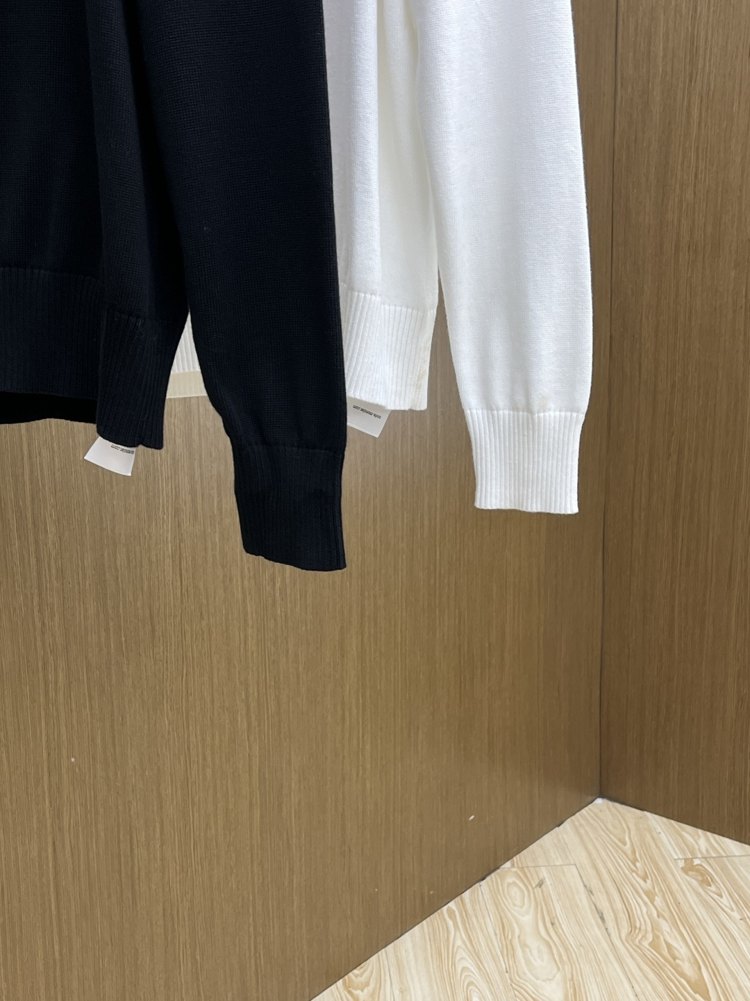 秋冬爆品 Mon 🔥🔥aw秋冬新款 同步 时尚经典针织毛衣 秋冬必备款 采用针织衫加厚毛衣，精致简洁大方