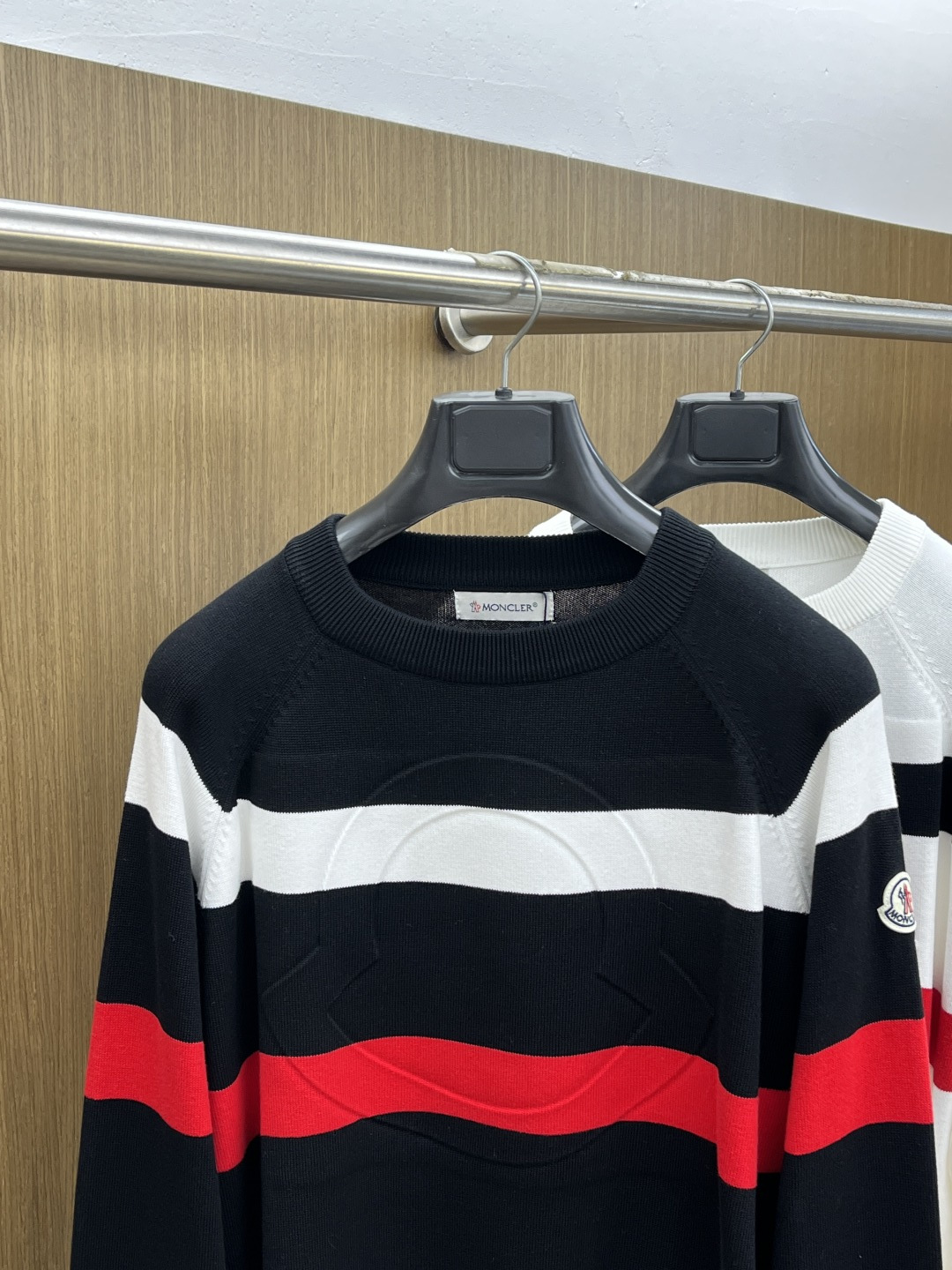 秋冬爆品 Mon 🔥🔥aw秋冬新款 同步 时尚经典针织毛衣 秋冬必备款 采用针织衫加厚毛衣，精致简洁大方