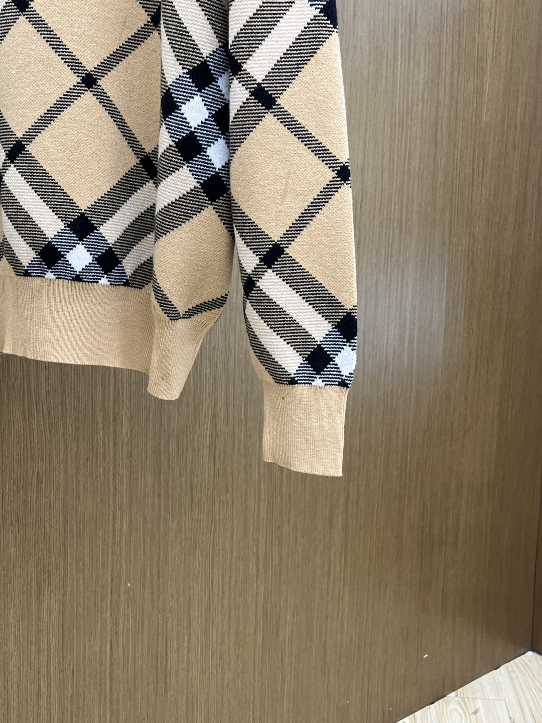 秋冬爆品 BBR 🔥🔥aw秋冬新款 同步 时尚经典针织毛衣 秋冬必备款 采用针织衫加厚毛衣，精致简洁大方