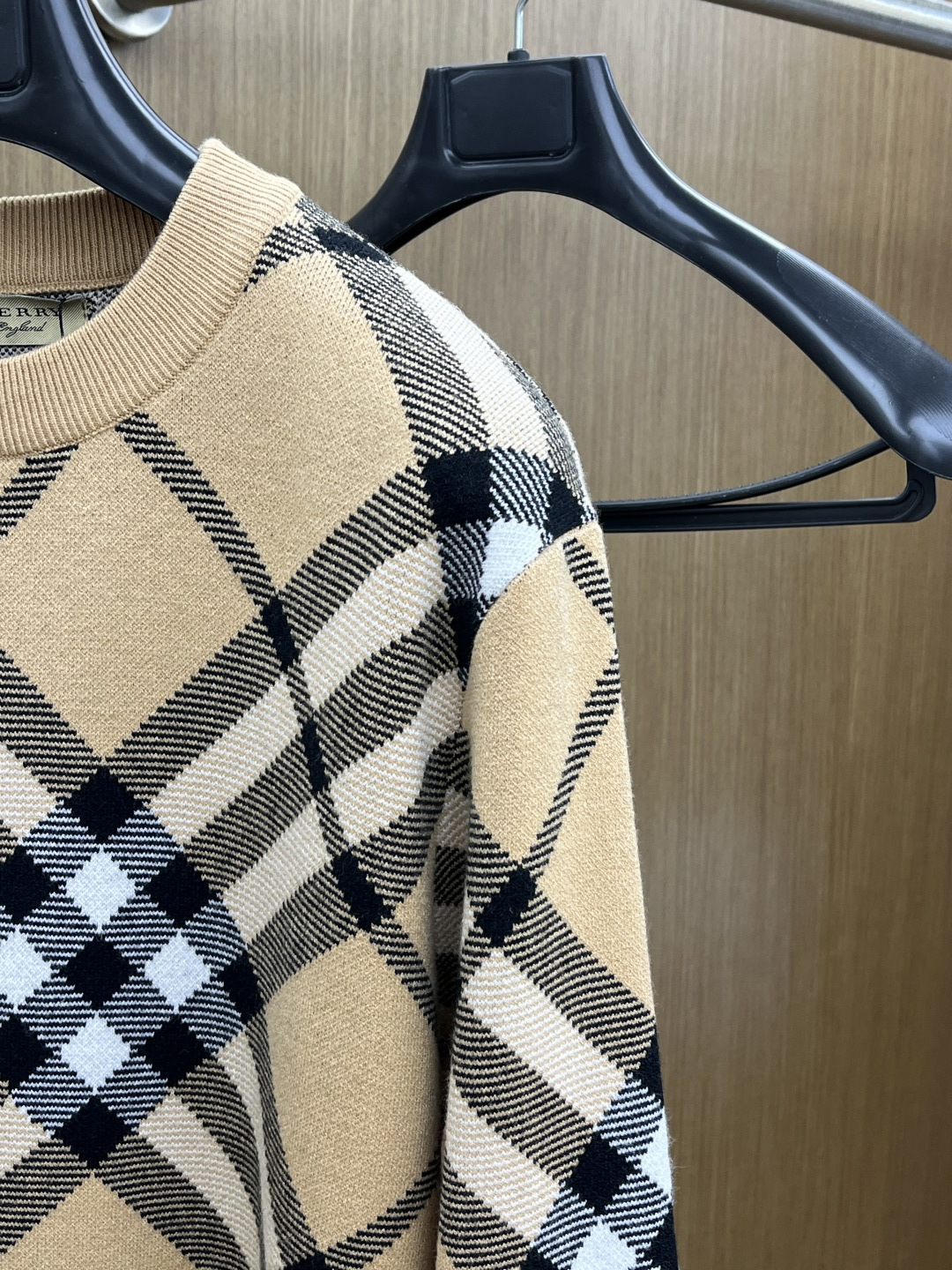 秋冬爆品 BBR 🔥🔥aw秋冬新款 同步 时尚经典针织毛衣 秋冬必备款 采用针织衫加厚毛衣，精致简洁大方