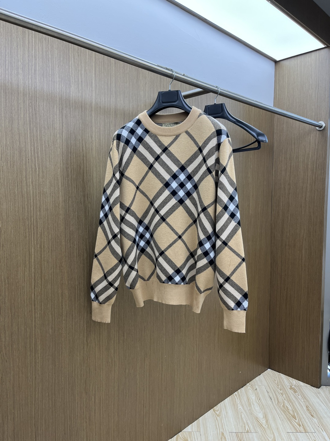 秋冬爆品 BBR 🔥🔥aw秋冬新款 同步 时尚经典针织毛衣 秋冬必备款 采用针织衫加厚毛衣，精致简洁大方