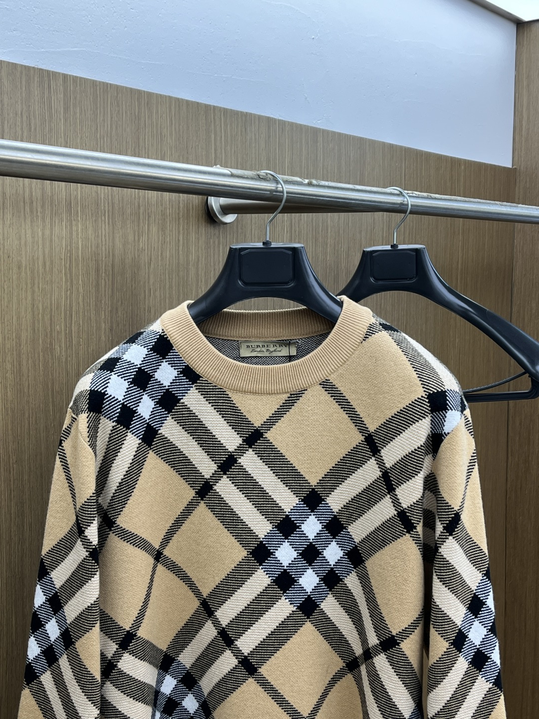 秋冬爆品 BBR 🔥🔥aw秋冬新款 同步 时尚经典针织毛衣 秋冬必备款 采用针织衫加厚毛衣，精致简洁大方