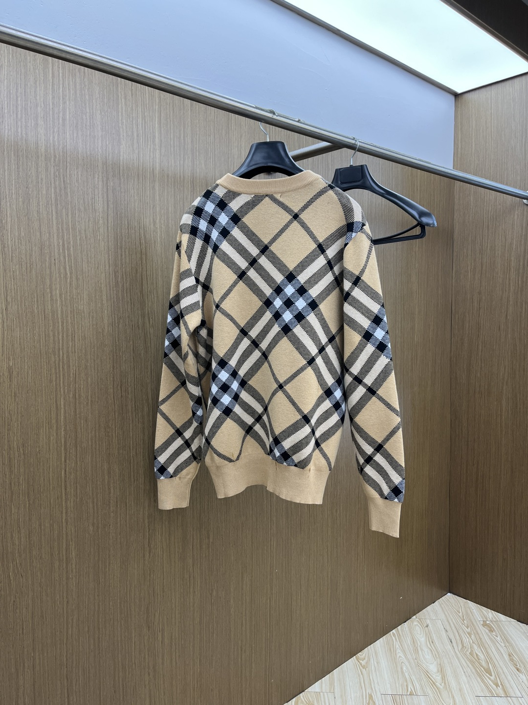 秋冬爆品 BBR 🔥🔥aw秋冬新款 同步 时尚经典针织毛衣 秋冬必备款 采用针织衫加厚毛衣，精致简洁大方