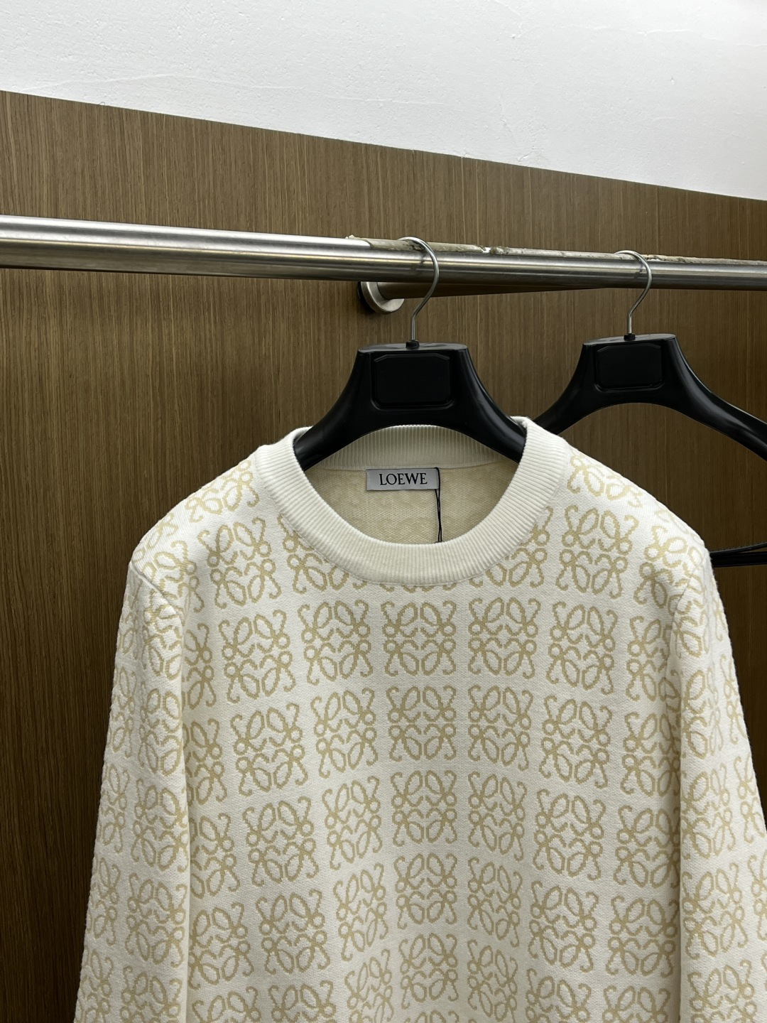 秋冬爆品 Loe 🔥🔥aw秋冬新款 同步 时尚经典针织毛衣 秋冬必备款 采用针织衫加厚毛衣，精致简洁大方