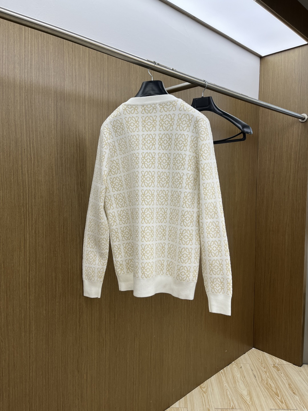 秋冬爆品 Loe 🔥🔥aw秋冬新款 同步 时尚经典针织毛衣 秋冬必备款 采用针织衫加厚毛衣，精致简洁大方