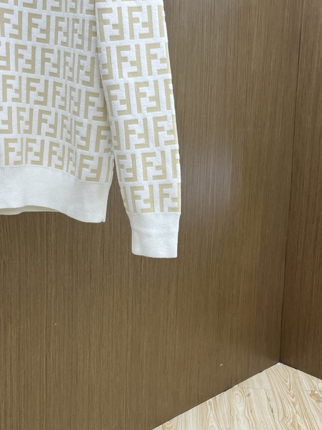 秋冬爆品 FD 🔥🔥aw秋冬新款 同步 时尚经典针织毛衣 秋冬必备款 采用针织衫加厚毛衣，精致简洁大方 