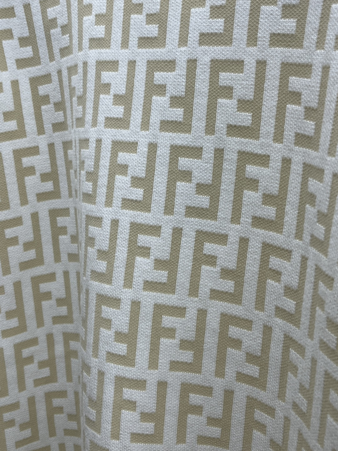 秋冬爆品 FD 🔥🔥aw秋冬新款 同步 时尚经典针织毛衣 秋冬必备款 采用针织衫加厚毛衣，精致简洁大方 