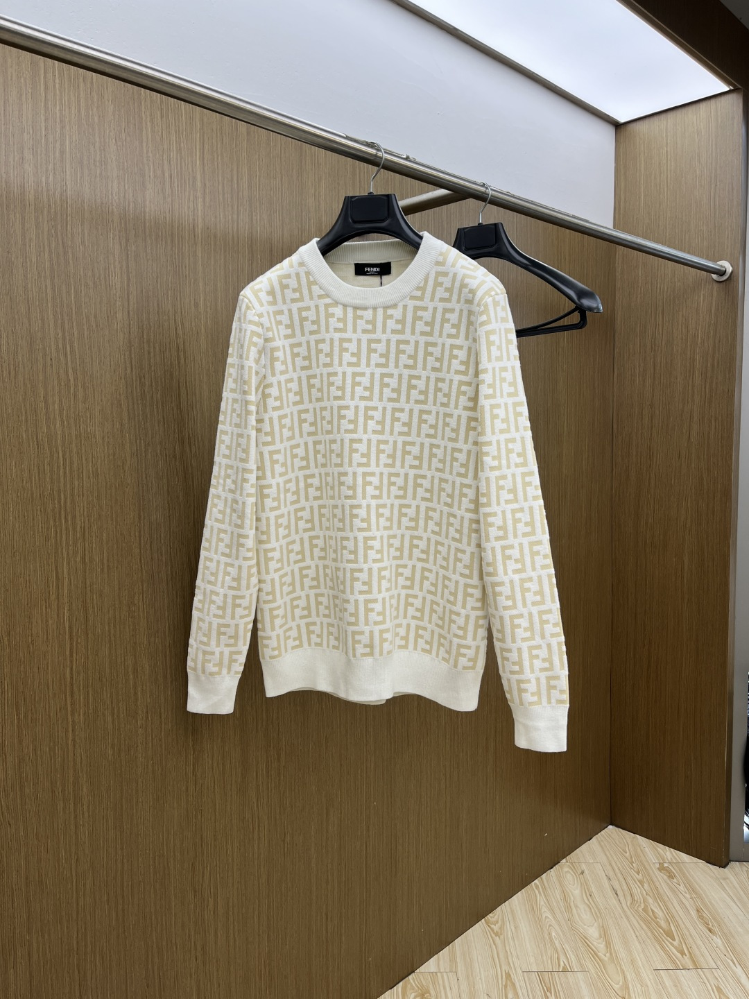 秋冬爆品 FD 🔥🔥aw秋冬新款 同步 时尚经典针织毛衣 秋冬必备款 采用针织衫加厚毛衣，精致简洁大方 