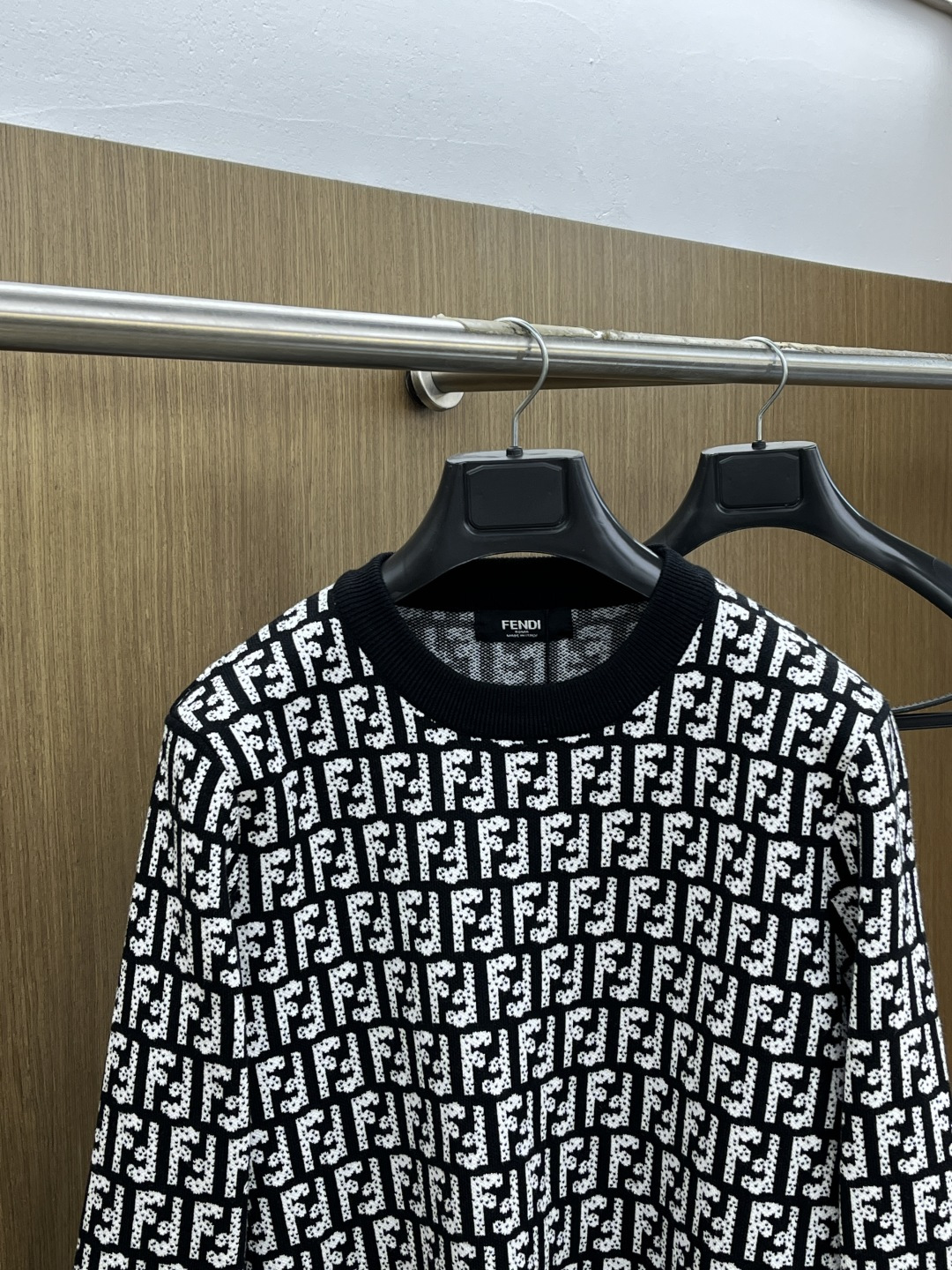 秋冬爆品 FD 🔥🔥aw秋冬新款 同步 时尚经典针织毛衣 秋冬必备款 采用针织衫加厚毛衣，精致简洁大方 