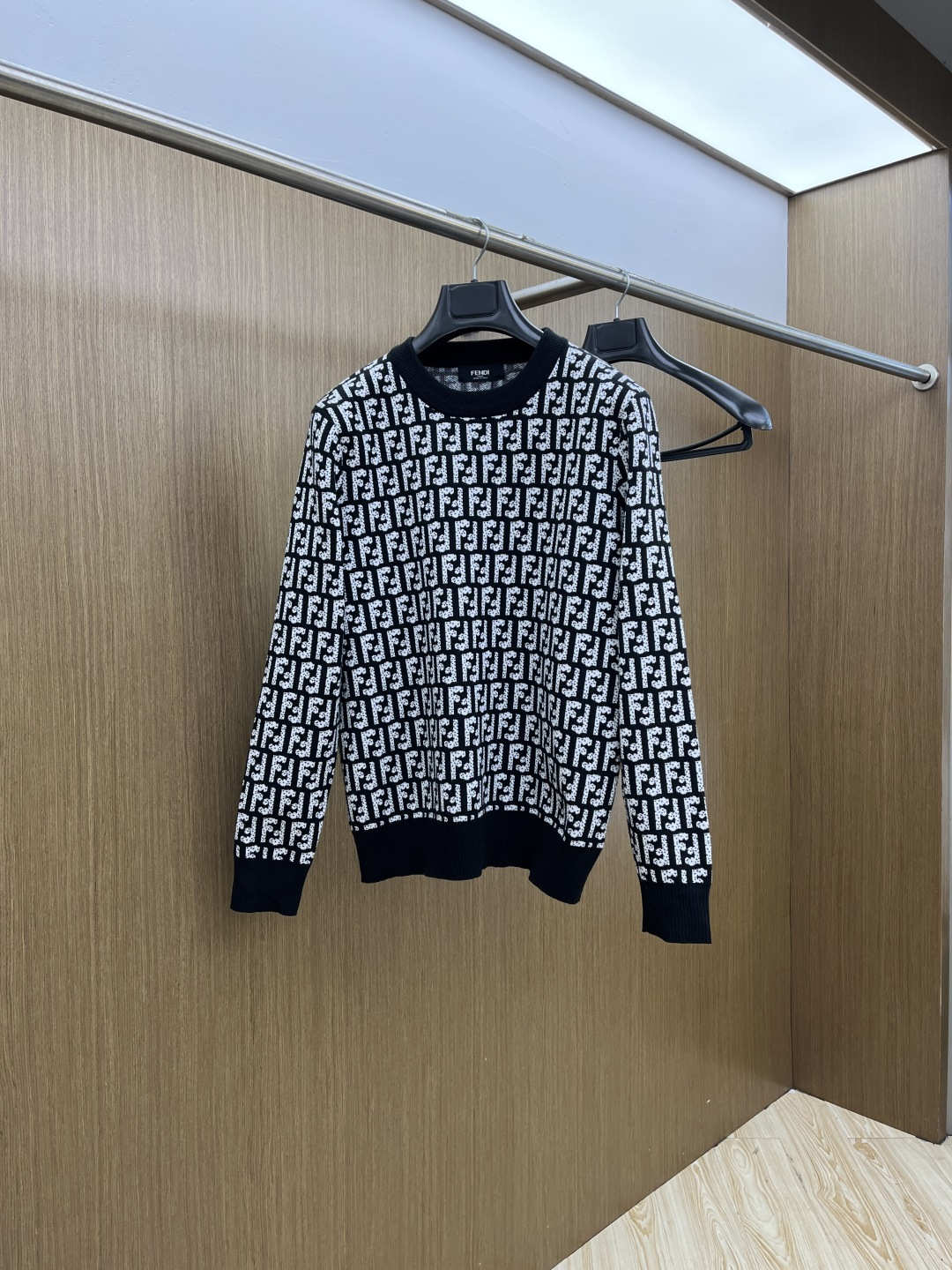 秋冬爆品 FD 🔥🔥aw秋冬新款 同步 时尚经典针织毛衣 秋冬必备款 采用针织衫加厚毛衣，精致简洁大方 