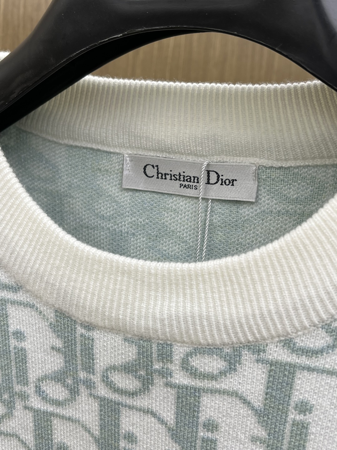 秋冬爆品 CD 🔥🔥aw秋冬新款 同步 时尚经典针织毛衣 秋冬必备款 采用针织衫加厚毛衣，精致简洁大方 