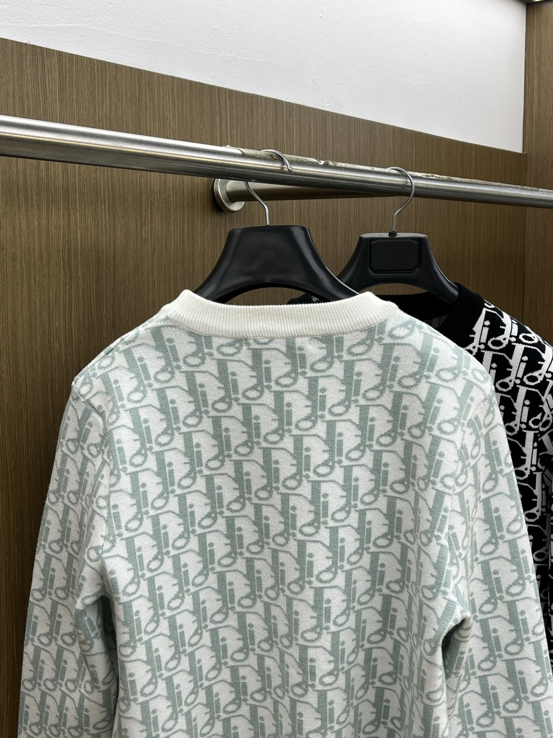 秋冬爆品 CD 🔥🔥aw秋冬新款 同步 时尚经典针织毛衣 秋冬必备款 采用针织衫加厚毛衣，精致简洁大方 