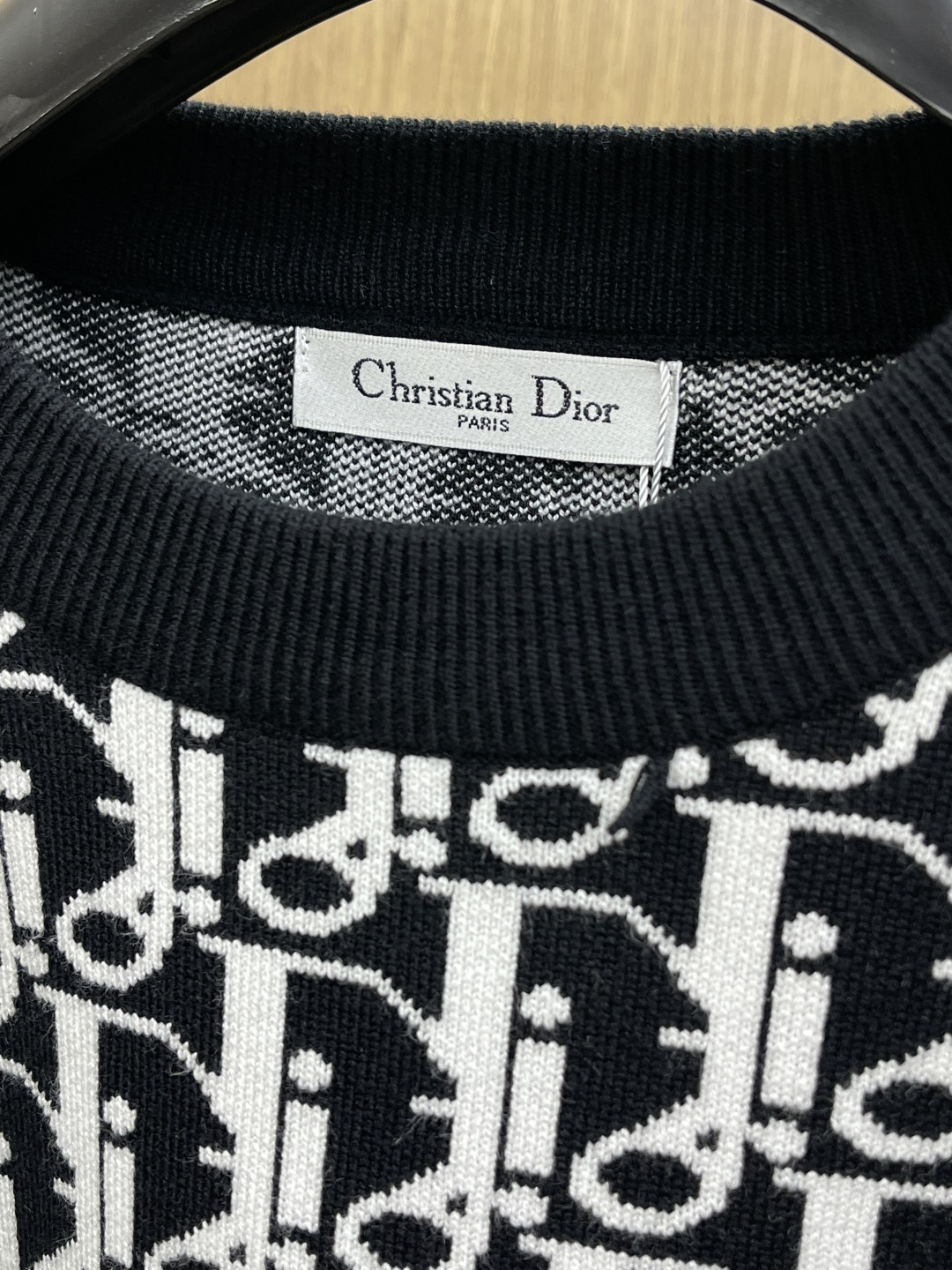 秋冬爆品 CD 🔥🔥aw秋冬新款 同步 时尚经典针织毛衣 秋冬必备款 采用针织衫加厚毛衣，精致简洁大方 