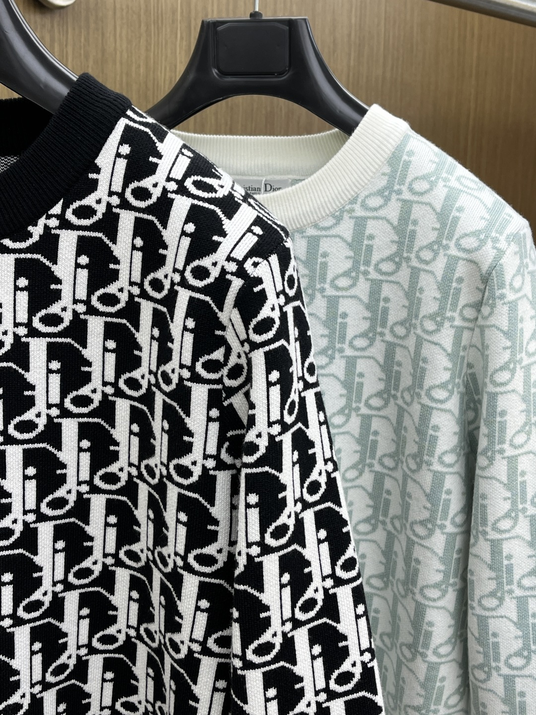 秋冬爆品 CD 🔥🔥aw秋冬新款 同步 时尚经典针织毛衣 秋冬必备款 采用针织衫加厚毛衣，精致简洁大方 