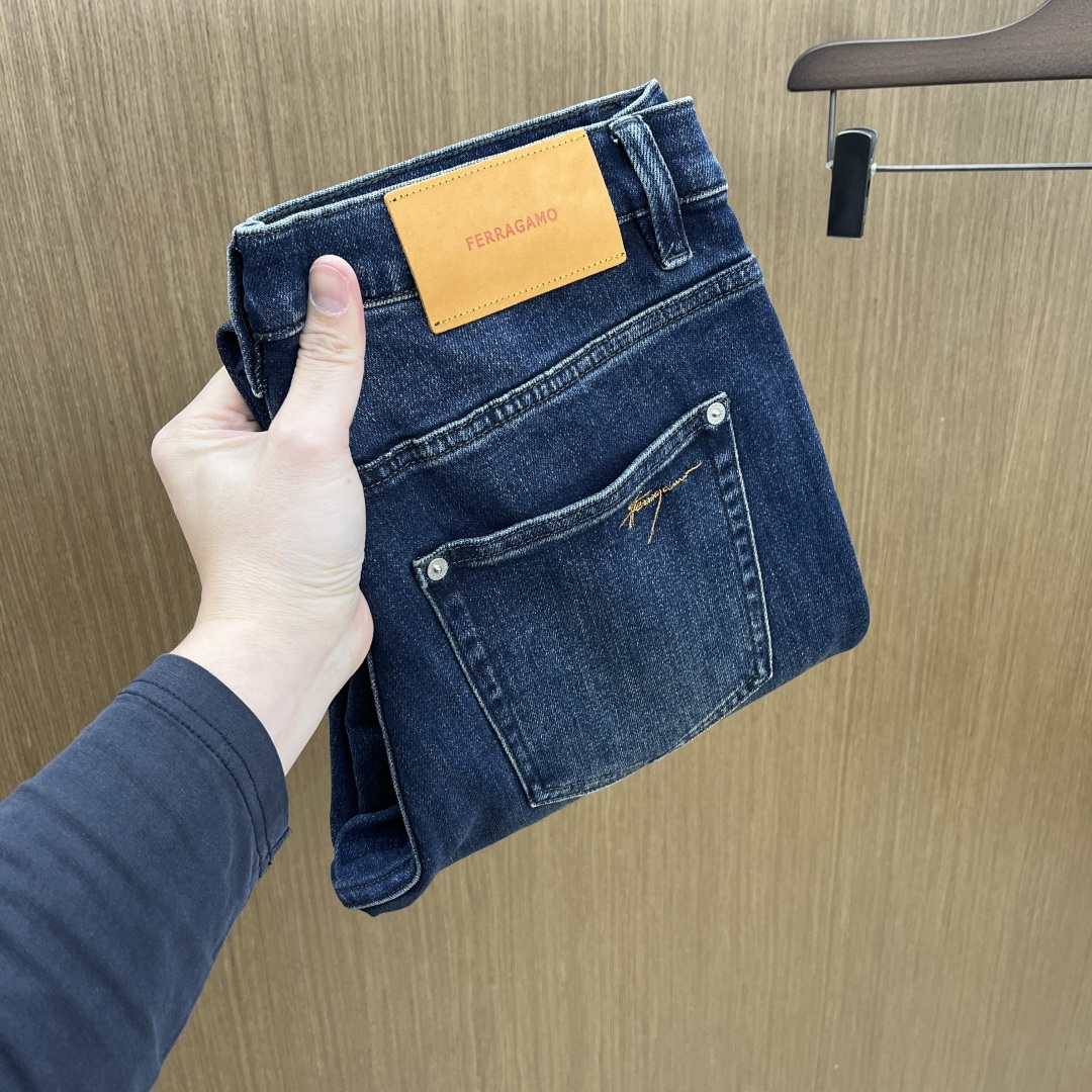 NO:651196,Autumn and winter hot products FG High-end custom-made quality 25SS latest autumn and winter original jeans, available at the counter simultaneously, original custom-made replicas, customer-supplied hardware accessories, original quality, imported denim fabrics, heavily washed, fine workmanship, excellent upper body, preferred item A60 SIZE: 30-38 no 35 37,,jeans,alexander wang19860909秋冬爆品 FG 高端定制品质 25SS秋冬最新款原单牛仔裤 柜台同步发售 原版定制复刻 客供五金辅料 原单品质 进口牛仔面料重工洗水 做工走线精细 上身绝佳,优选单品A60 SIZE:30-38无35 37,,jeans,alexander wang,Men's clothing