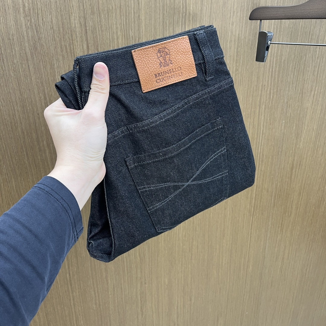 NO:651204,Autumn and winter hot items BC High-end customized quality 25SS latest autumn and winter original jeans sold simultaneously at the counter Original customized replica Customer-supplied hardware accessories Original quality Imported denim fabrics with heavy industrial washing Fine workmanship and routing Excellent upper body, preferred item A60 SIZE: 30-38 no 35 37,,jeans,alexander wang19860909秋冬爆品 BC 高端定制品质 25SS秋冬最新款原单牛仔裤 柜台同步发售 原版定制复刻 客供五金辅料 原单品质 进口牛仔面料重工洗水 做工走线精细 上身绝佳,优选单品A60 SIZE:30-38无35 37,,jeans,alexander wang,Men's clothing