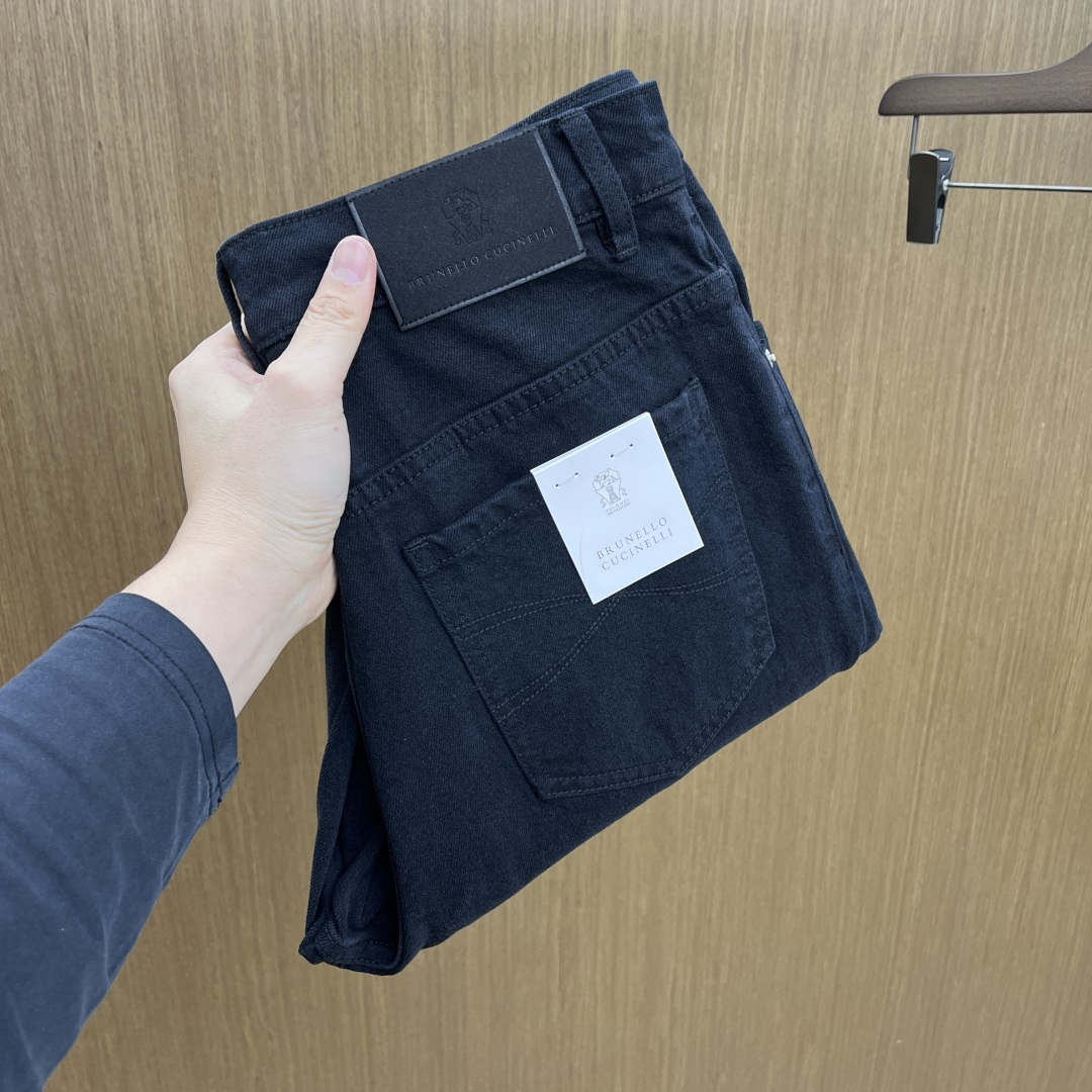 NO:651190,Autumn and winter hot items BC High-end customized quality 25SS Autumn and winter latest original wide-leg jeans. Available simultaneously at the counter. Original customized replica. Hardware accessories supplied by customers. Original quality. Imported denim fabrics are heavily washed. Fine workmanship. Excellent upper body. Preferred item A60 SIZE: 29-36 without 35,,jeans,alexander wang19860909秋冬爆品 BC 高端定制品质 25SS秋冬最新款原单阔腿牛仔裤 柜台同步发售 原版定制复刻 客供五金辅料 原单品质 进口牛仔面料重工洗水 做工走线精细 上身绝佳,优选单品A60 SIZE:29-36无35,,jeans,alexander wang,Men's clothing